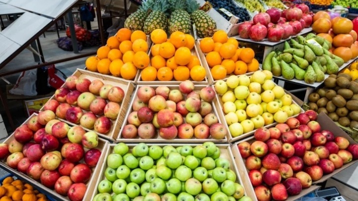 Польза и вред летних фруктов и ягод: какие стоит есть, а от каких лучше отказаться