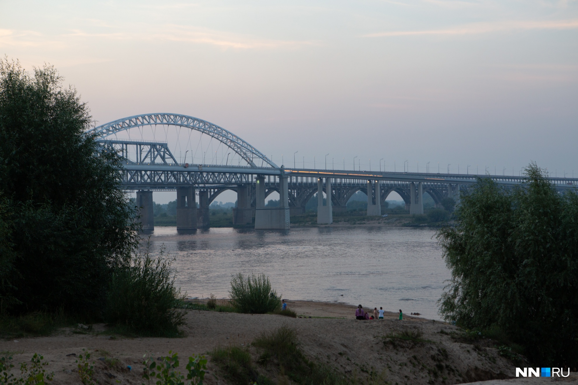 Дням нижегородская. Дым Нижний Новгород. Нижний Новгород в дымке. Смог окутал Нижний Новгород. Смог в Нижнем Новгороде 2010.