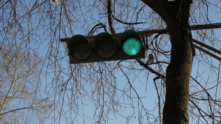 В центре Перми из-за профилактических работ отключат два светофора