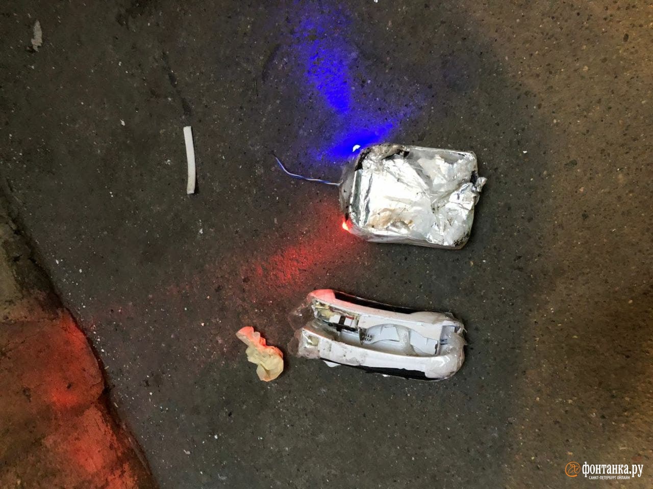 «Фонтанка» показывает, что приняли за бомбу на Невском проспекте