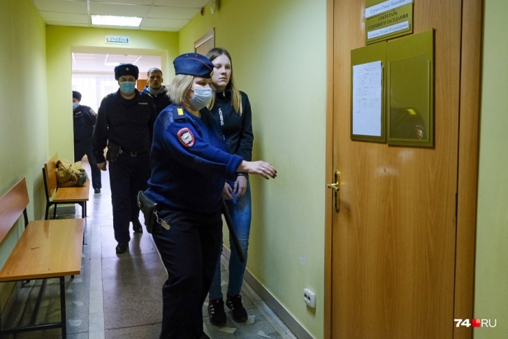 Татьяна Пупышева заявила в полиции, что переноску с ребенком у нее выхватили из рук, но затем выяснилось, что похищение она инсценировала Татьяна Пупышева заявила в полиции, что переноску с ребенком у нее выхватили из рук, но затем выяснилось, что похищение она инсценировала