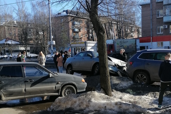 ДТП произошло на улице Чкалова ДТП произошло на улице Чкалова