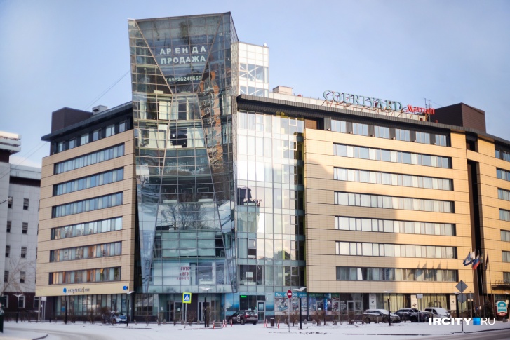Сеть отелей Marriott заявила об остановке работы в России из-за санкций. Она представлена в Иркутске отелем Courtyard Irkutsk City Center