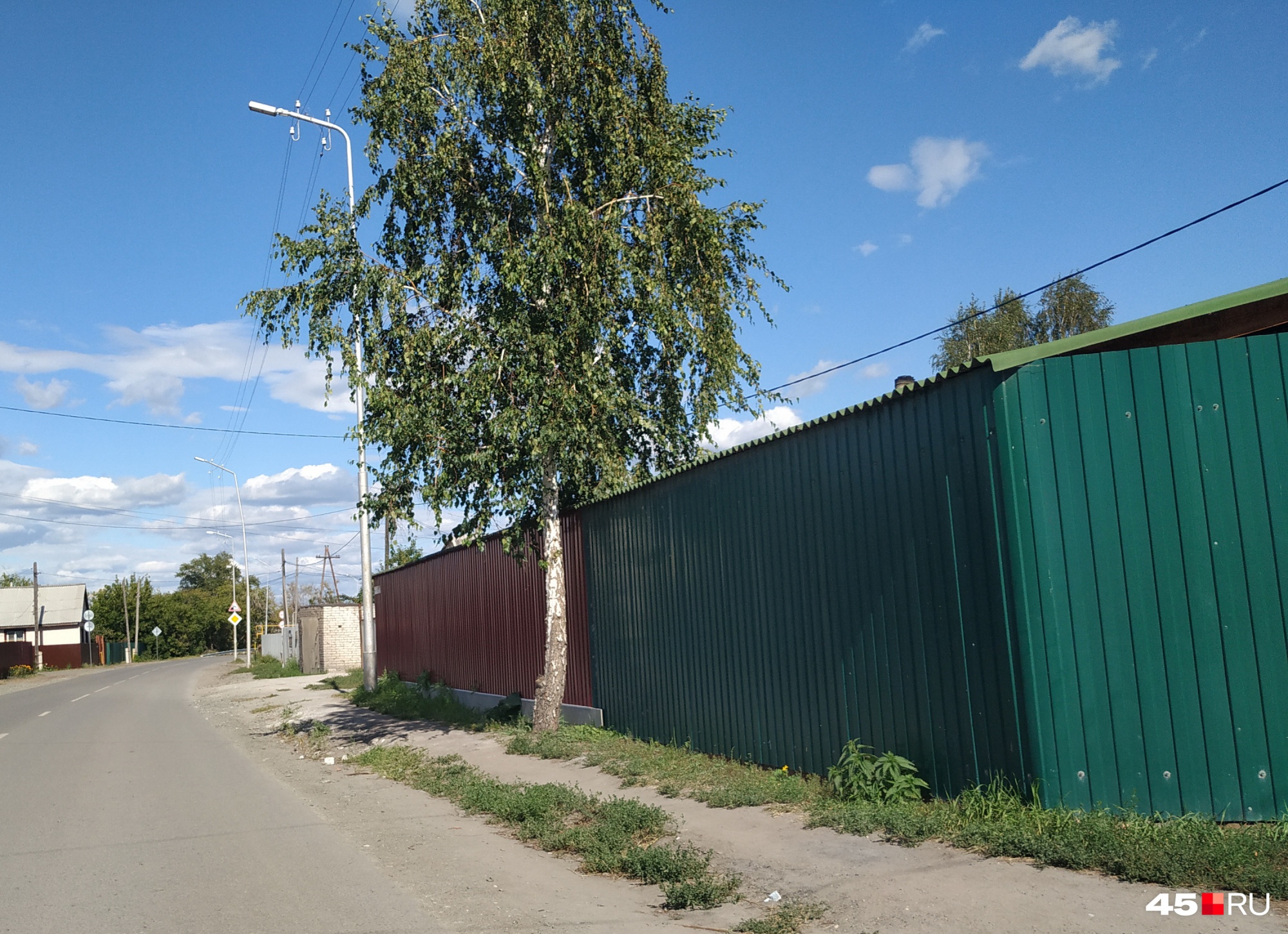 Дорога по улице Свободы к шоссе Тюнина Дорога по улице Свободы к шоссе Тюнина
