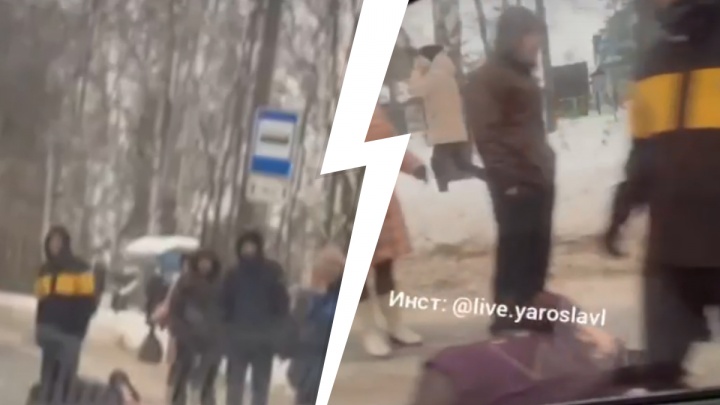 Лежала на дороге и закрывала лицо рукой: в Ярославле на пешеходном переходе сбили женщину