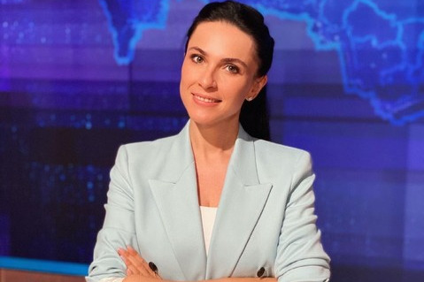 В отличие от коллег по цеху, Наиля не любит хвастаться семейным счастьем в социальных сетях. А вот нарядами — пожалуйста В отличие от коллег по цеху, Наиля не любит хвастаться семейным счастьем в социальных сетях. А вот нарядами — пожалуйста