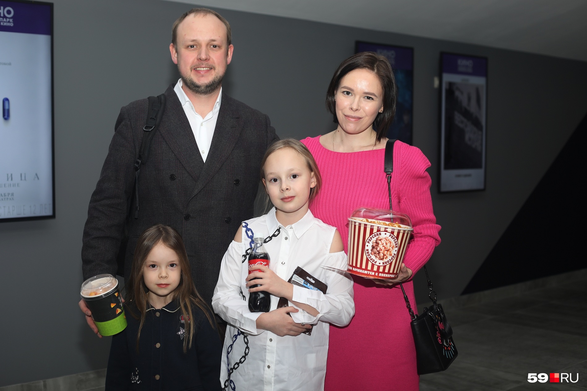 Многие приходили на премьеру с семьями. На фото — Виталий Соковнин, вице-президент по корпоративно-правовому управлению и GR компании «ЭР-Телеком Холдинг»
