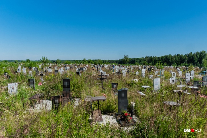 С прошлого года на кладбище разрешены были только подзахоронения рядом с существующей могилой родственника или в нее саму