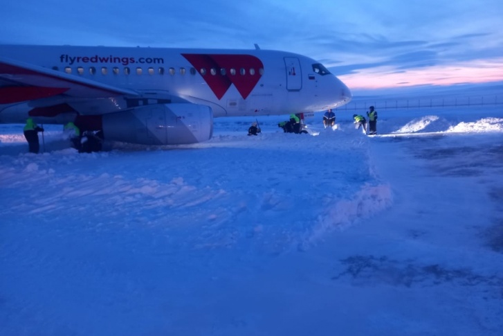 Происшествие случилось с бортом Red Wings Airlines Происшествие случилось с бортом Red Wings Airlines