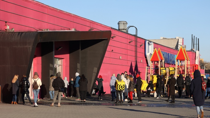 В Челябинске эвакуировали работников и посетителей крупного ТРК