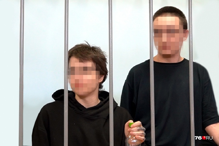 Андрей и Кирилл не побоялись дать интервью перед началом заседания Андрей и Кирилл не побоялись дать интервью перед началом заседания