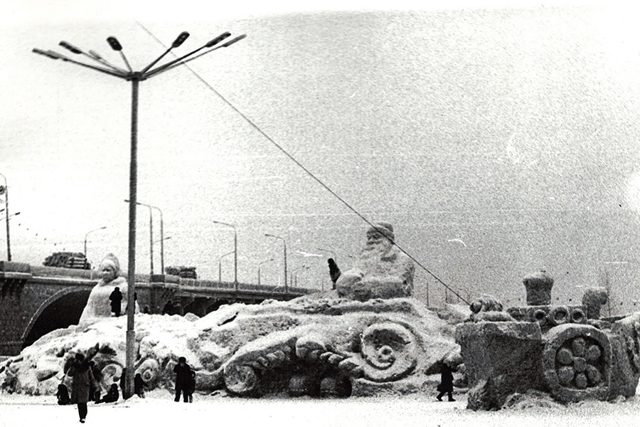 Снежные огромные фигуры появились в Красноярске давным-давно