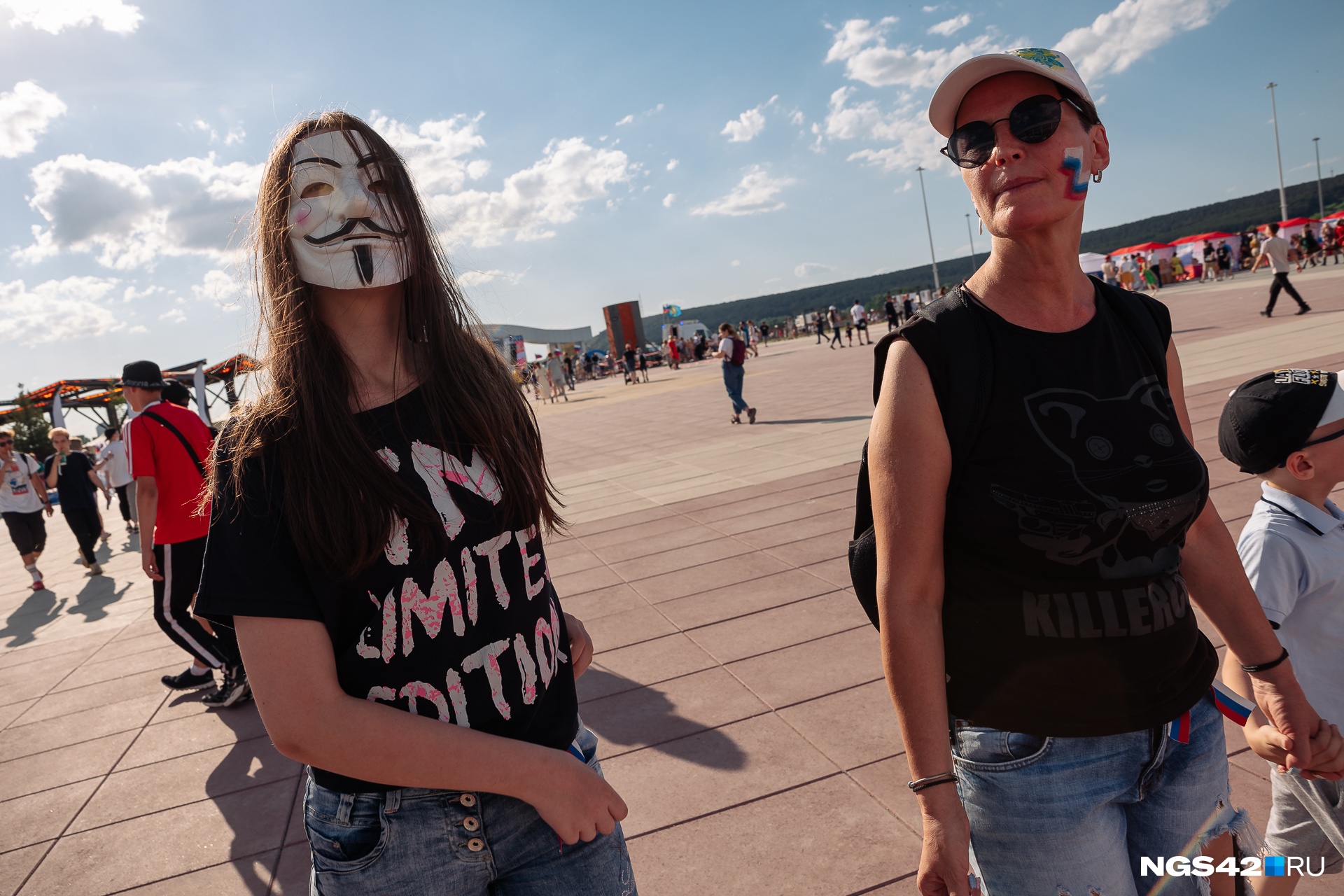 104 кемерово. Сквер искусств Кемерово. День города Кемерово 2022 фото. Ведущая 12 июня 2022 г.на красной площади день города г Кемерово видео.