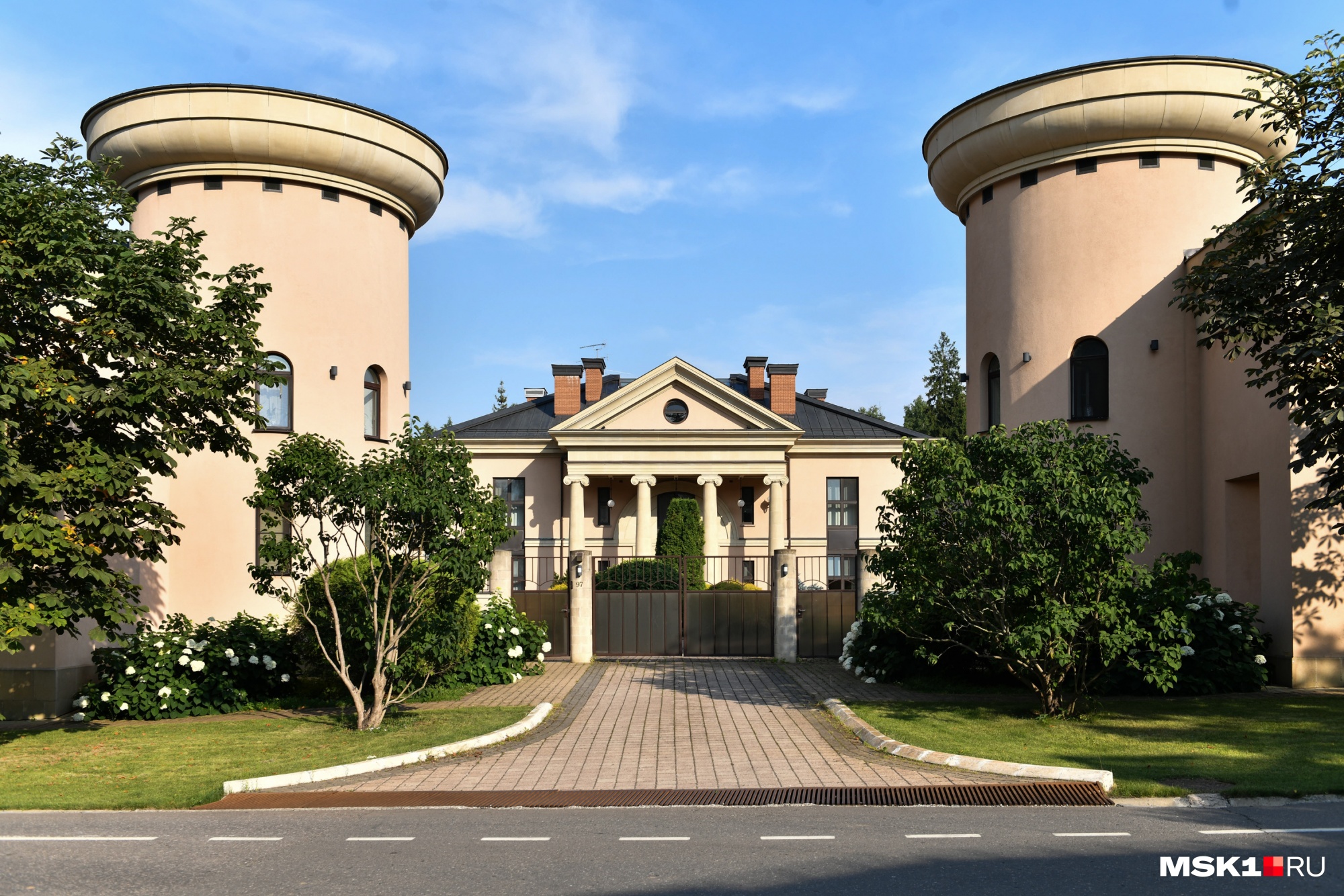 лев борисович мазараки дворец в барвихе