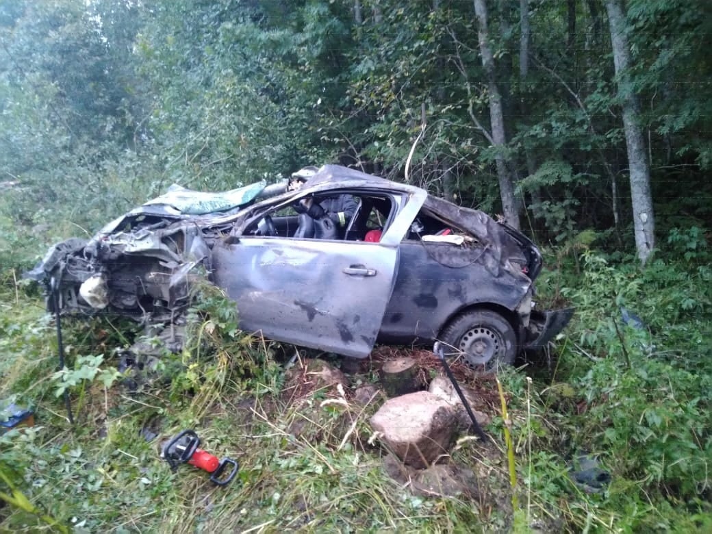 В изуродованной машине в Карелии три человека смогли выжить | 04.09.2022 |  Санкт-Петербург - БезФормата