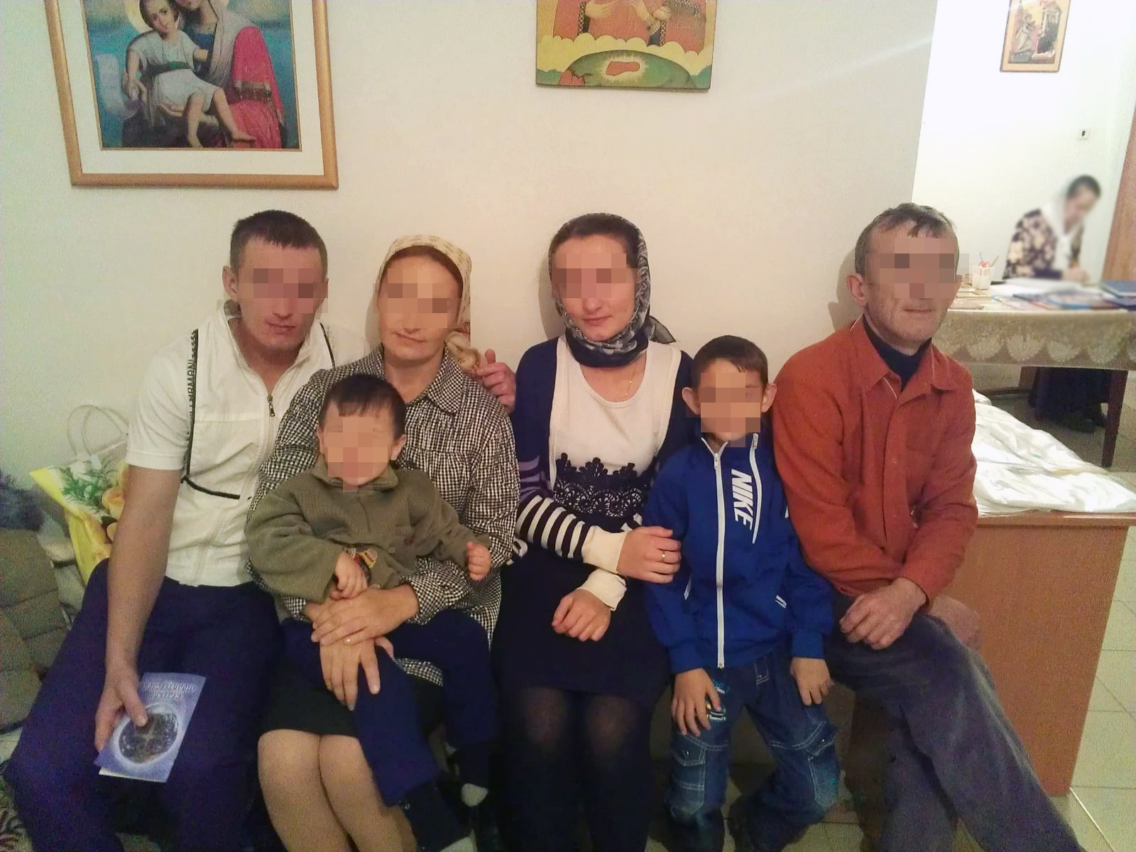 У Валерия Коваленко большая семья — тети, дяди, братья, сестра...