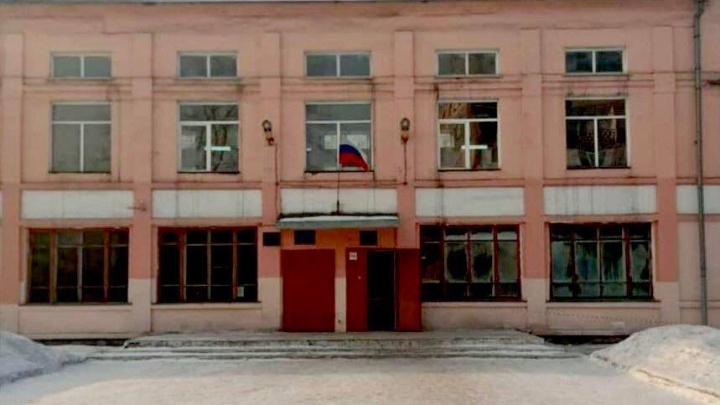 В Новокузнецке одна из школ признана аварийной. Вместо нее власти построят новое учебное заведение