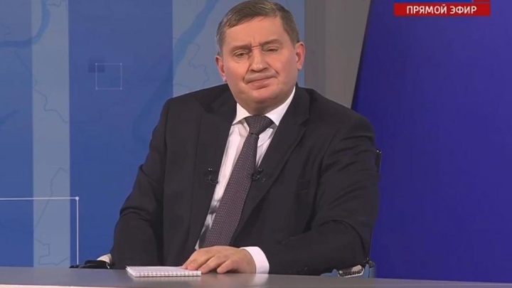 «Все вопросы от единороссов»: губернатора Волгоградской области обвинили в постановочной прямой линии