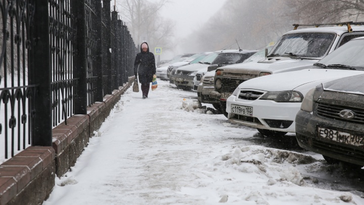 Мэр Уфы не помог, погода поможет: рассказываем, как снегопад спасает горожан от гололеда и травм