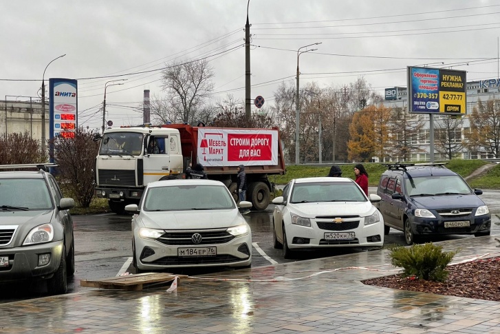 Укладку асфальта «МебельМаркт» проводил в рамках благоустройства общественной территории Укладку асфальта «МебельМаркт» проводил в рамках благоустройства общественной территории