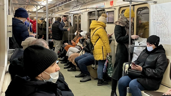 В столичном метро пропали контролеры, штрафующие за отсутствие масок