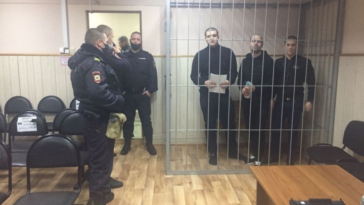 Выслеживали и нападали на наркоманов: в Волгограде осудили троицу «борцов» с запрещенными веществами