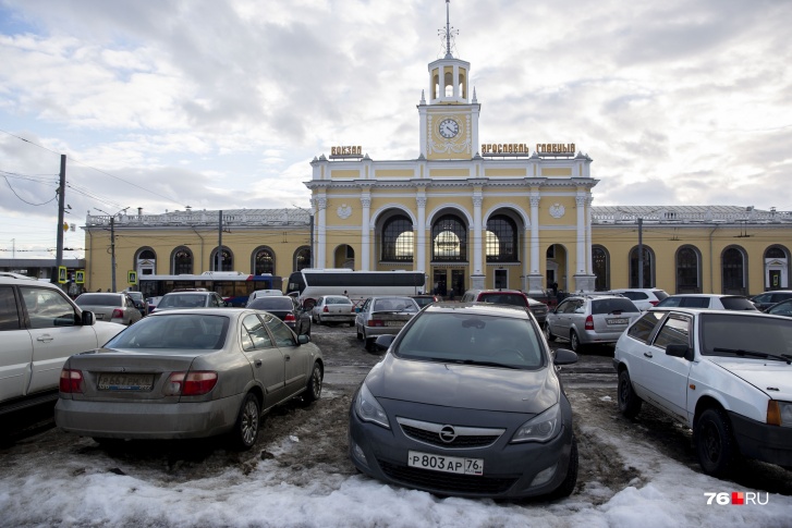 Проект платных парковок в центре Ярославля, похоже, похоронили