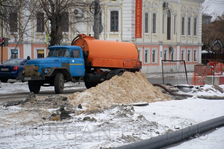 Основная часть работ — проложить 90 метров трубопровода Основная часть работ — проложить 90 метров трубопровода