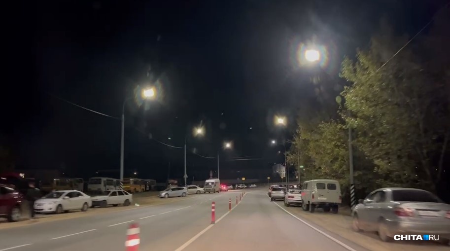 Скопление автобусов и экипажей полиции заметили в воинской части в Песчанке