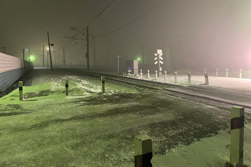 В Красноярске на правом берегу грузовой поезд сбил насмерть мужчину 34 лет
