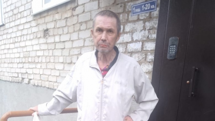 На Урале два месяца ищут мужчину, который ушел из больницы и пропал
