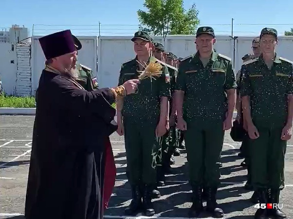 Зауральские военные получили благословение от священнослужителя Зауральские военные получили благословение от священнослужителя