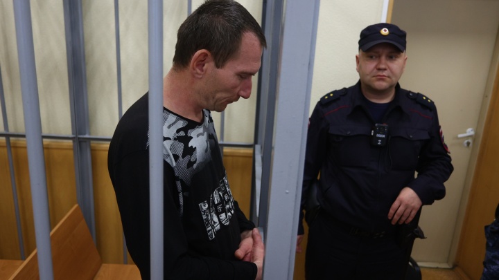 Суд арестовал рецидивиста, который зарезал прохожего в парке УрГУПСа