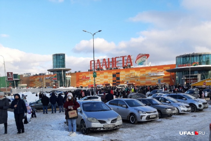 Переход рядом с остановкой «Тужиловка» позволит уфимцам беспрепятственно добираться до торгового центра Переход рядом с остановкой «Тужиловка» позволит уфимцам беспрепятственно добираться до торгового центра