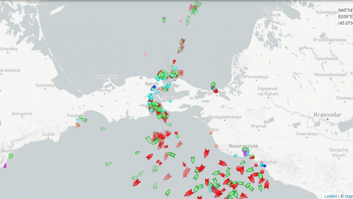 В Керченском проливе встали более 150 судов из-за непогоды