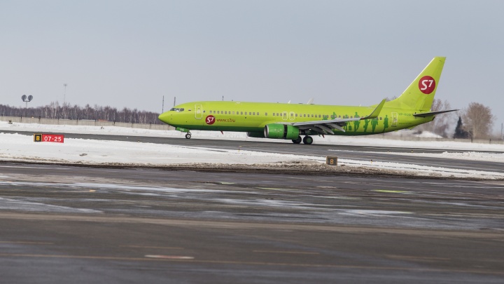 «Чтобы долететь до Новосибирска, не хватило бы топлива»: в S7 рассказали подробности экстренной посадки