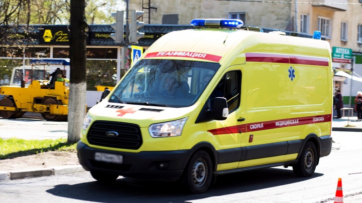 «Зарплата мизерная»: работники скорой помощи в Ярославле пожаловались на отмену ковидных выплат