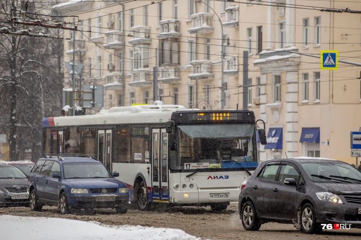 Урбанисты уверены, что люди пересядут из автомобилей только в комфортный общественный транспорт, а не в то, что ездит по Ярославлю сегодня Урбанисты уверены, что люди пересядут из автомобилей только в комфортный общественный транспорт, а не в то, что ездит по Ярославлю сегодня