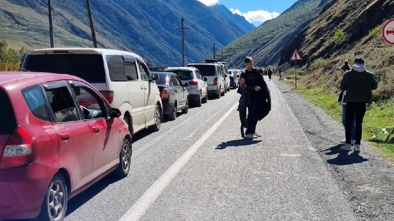 В Северной Осетии ограничили въезд транспорта из-за очередей на КПП в Грузию