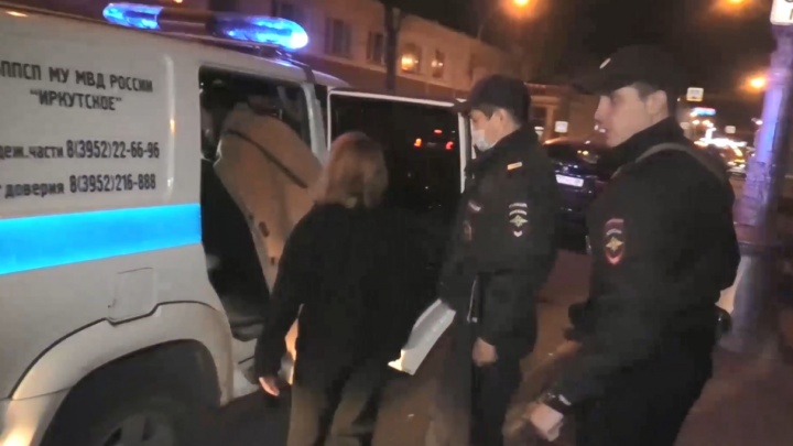 Подростки, алкоголь без документов и персонал без медкнижек — полиция проверила «Клуб 27» в Иркутске