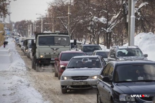 В Уфе пробки в середине выходного дня В Уфе пробки в середине выходного дня
