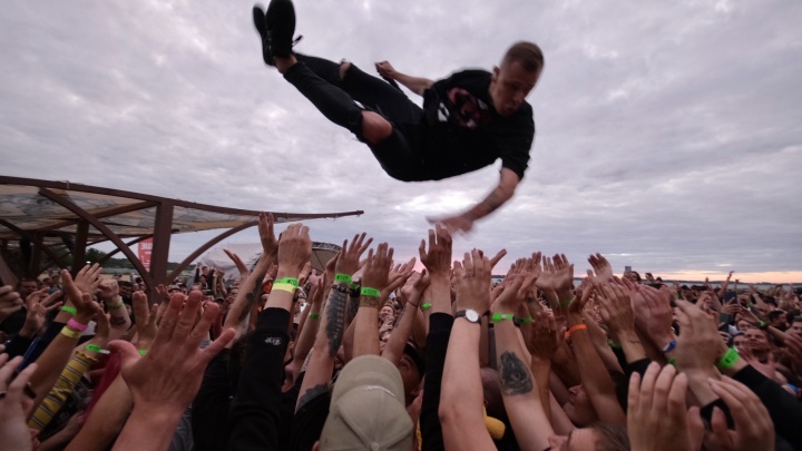 Anacondaz и «Слот» отожгли на фестивале «Пляж» под Челябинском. Улетный во всех смыслах онлайн-репортаж