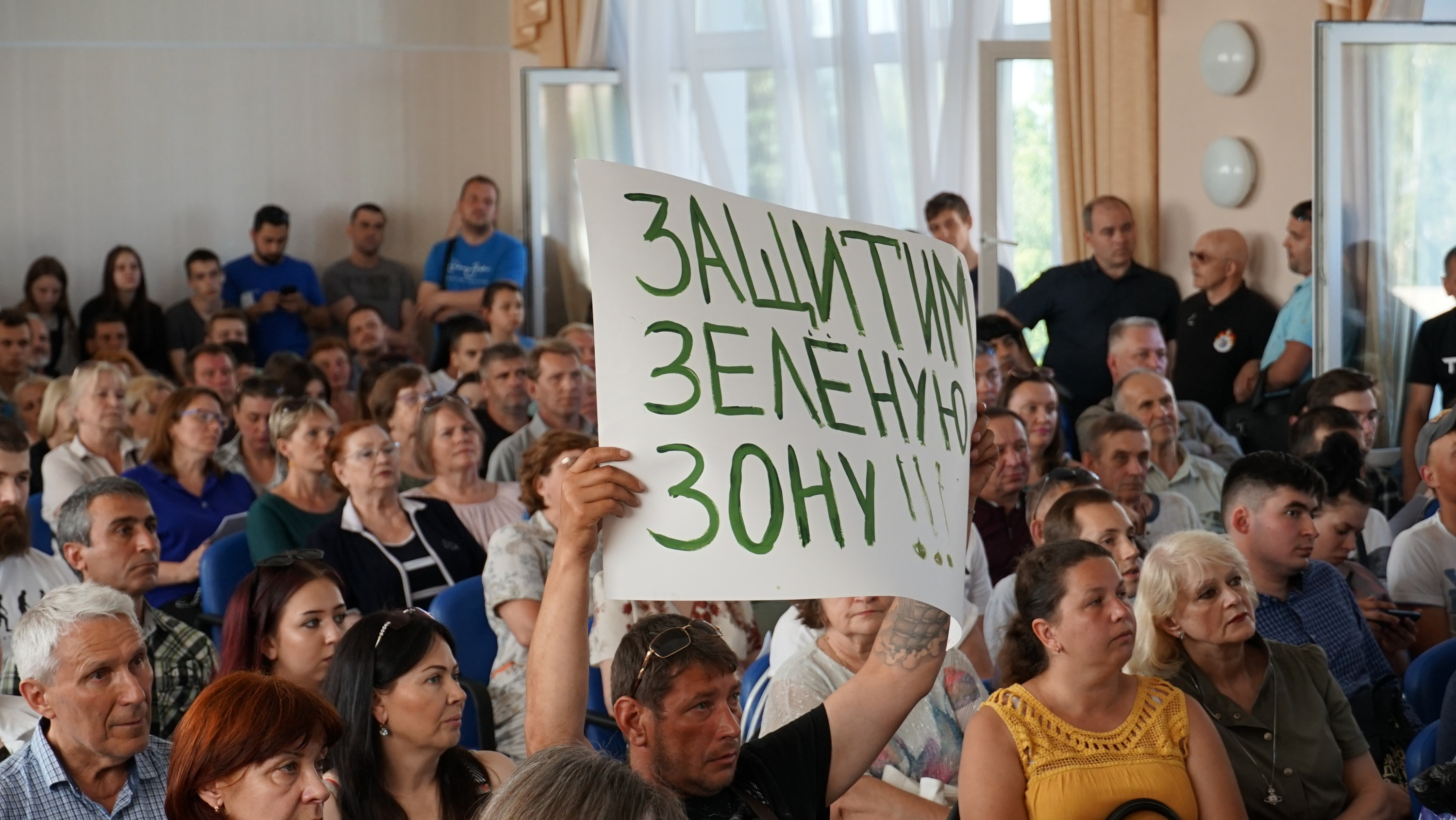 Люди в шоке от идеи застроить востребованный городской сквер Люди в шоке от идеи застроить востребованный городской сквер