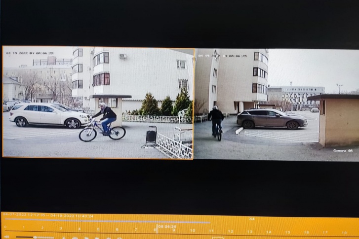 Велосипед стоит около 50 тысяч рублей Велосипед стоит около 50 тысяч рублей