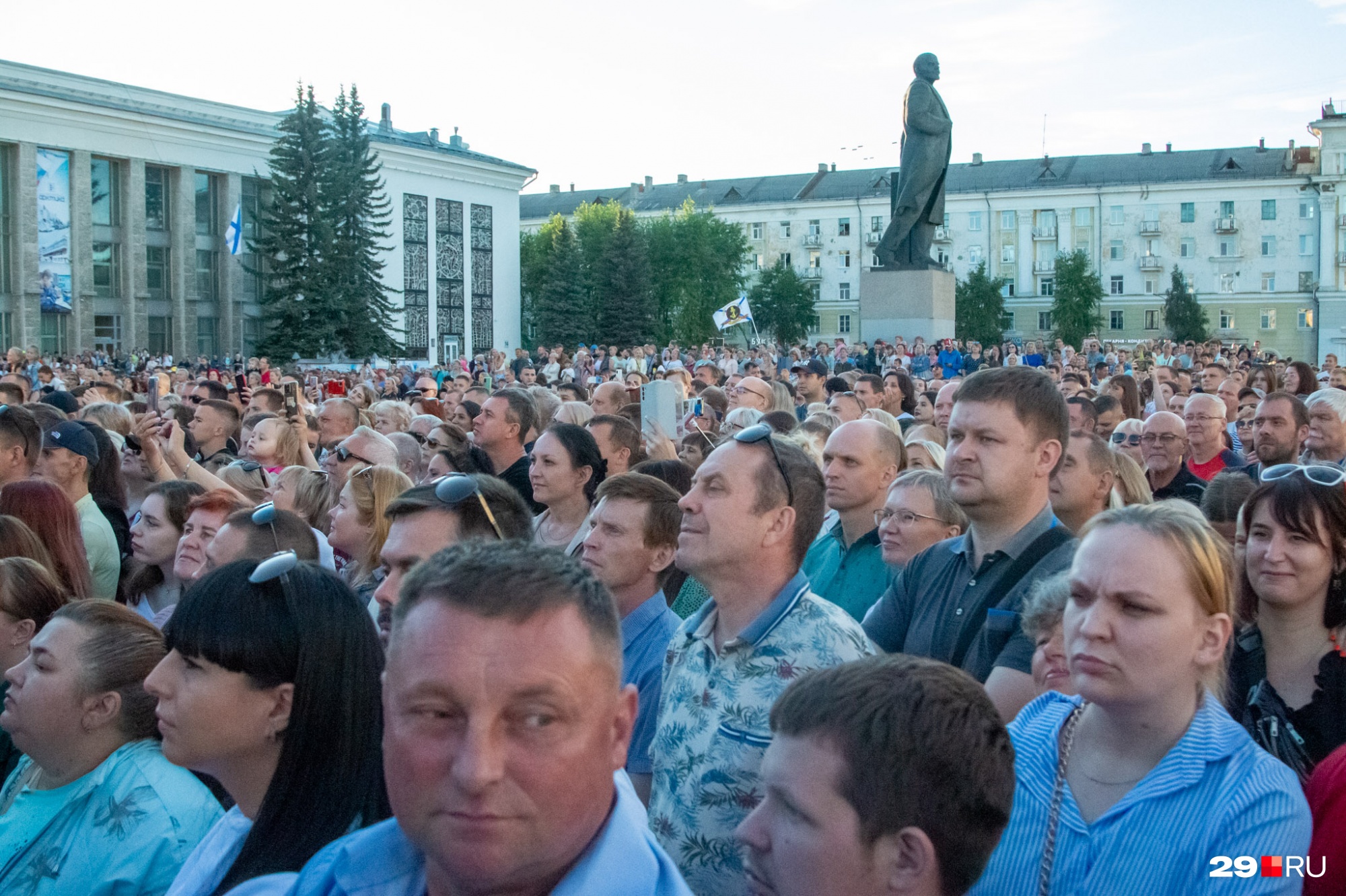 Послушать его пришло не меньше людей, чем на концерт <a href="https://29.ru/text/gorod/2022/07/31/71531399/" class="_" target="_blank">Олега Газманова</a> Послушать его пришло не меньше людей, чем на концерт <a href="https://29.ru/text/gorod/2022/07/31/71531399/" class="_" target="_blank">Олега Газманова</a>