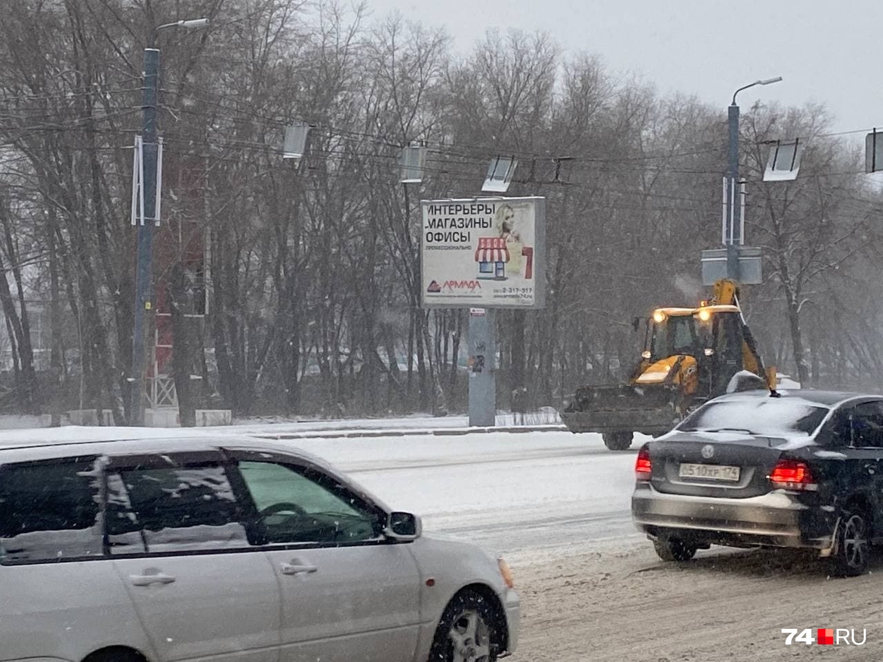 В городе технику тоже вывели на дороги В городе технику тоже вывели на дороги