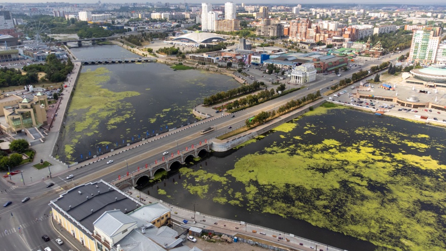 Компания, занимавшаяся проектом по очистке реки Миасс в Челябинске, обвинила Минэкологии в неуплате