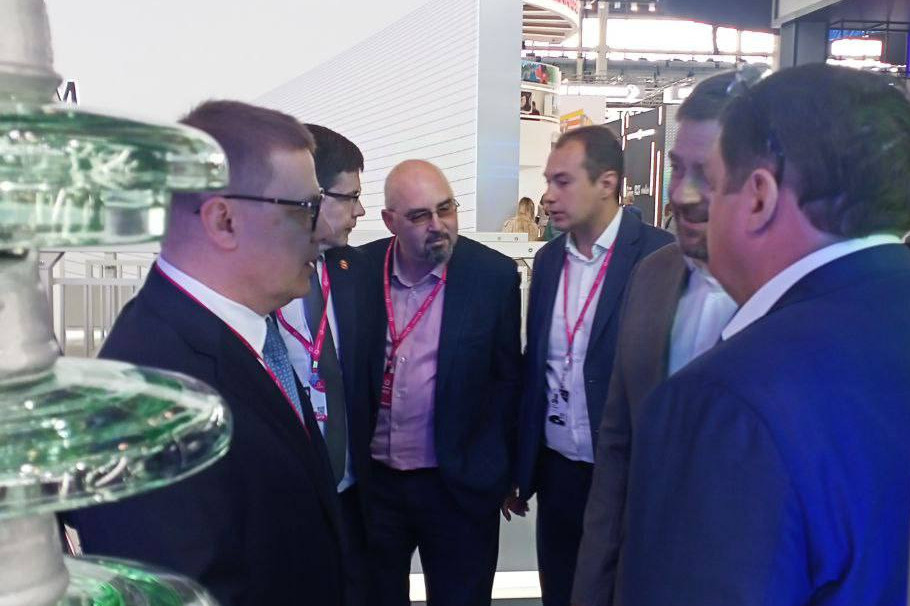 Николай Карасёв и Алексей Текслер на международной выставке «ИННОПРОМ-2022» Николай Карасёв и Алексей Текслер на международной выставке «ИННОПРОМ-2022»