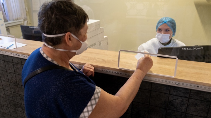 За неделю в Челябинской области в три раза выросло число обращений в поликлиники
