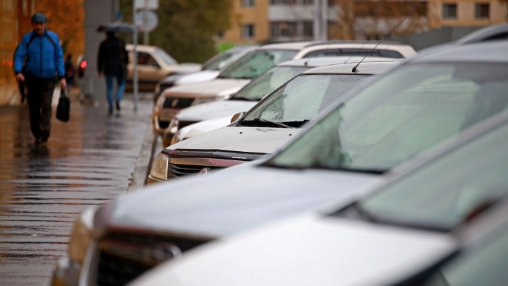 «Нивушка» за 125 тысяч и «четырнадцатая» за 57: в Башкирии чиновники распродают свой автопарк